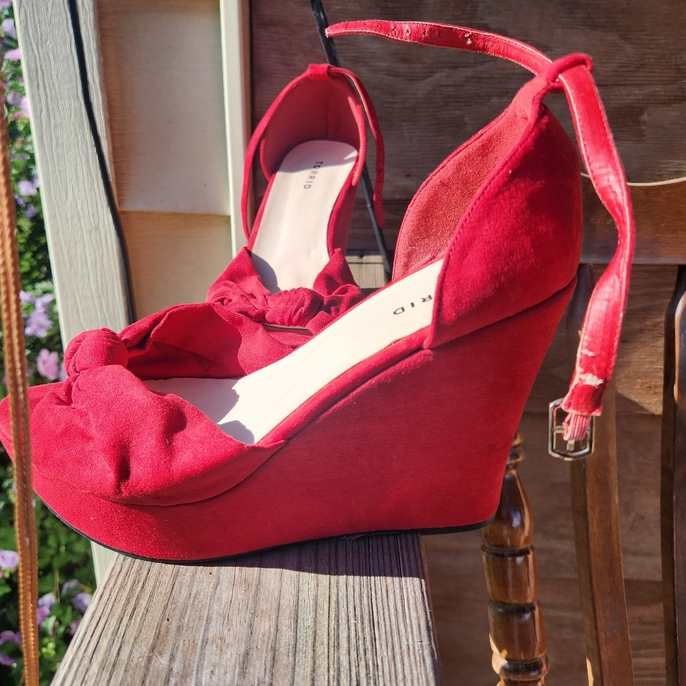 TORRID red velvet wedge size 11